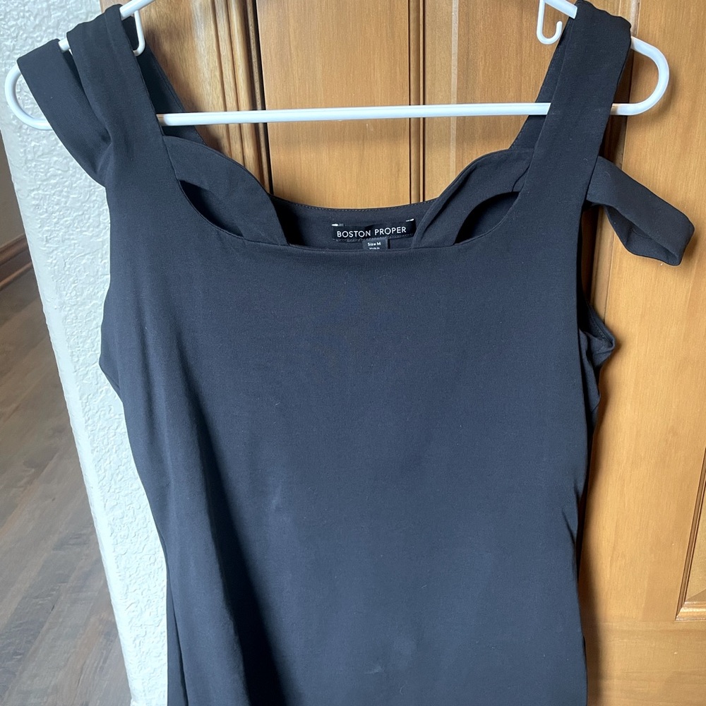 Easy to wear Boston Proper fitted top with cut outs